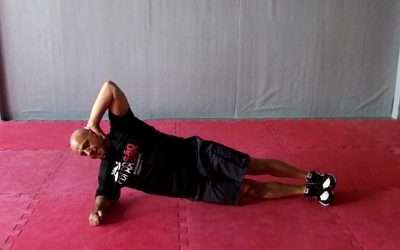 Entrenamiento Inteligente: plancha lateral con abducción de cadera