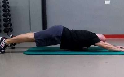 Entrenamiento del core o núcleo: plancha con rechazo