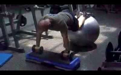 Entrenamiento inestable: Push ups sobre FitBall y mancuernas