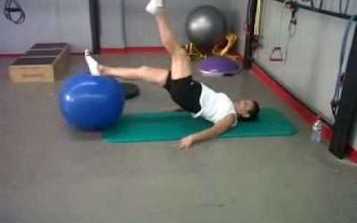Entrenamiento inestable: curl de piernas con FitBall, excéntrica a una pierna