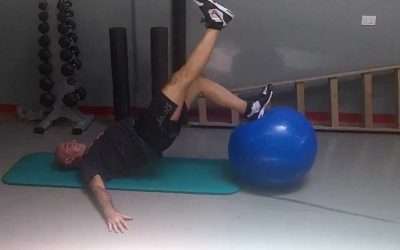 Entrenamiento unipodal: flexión de rodilla sobre FitBall/Swiss Ball 1 leg curl